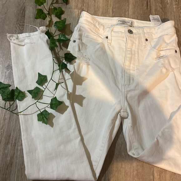 White Ripped Jeans! - Picture 5 of 7